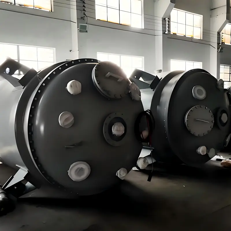 Tanque receptor de procesos químicos industriales revestido de PTFE